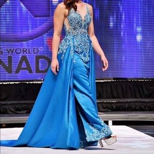 Custom gown with detached me train